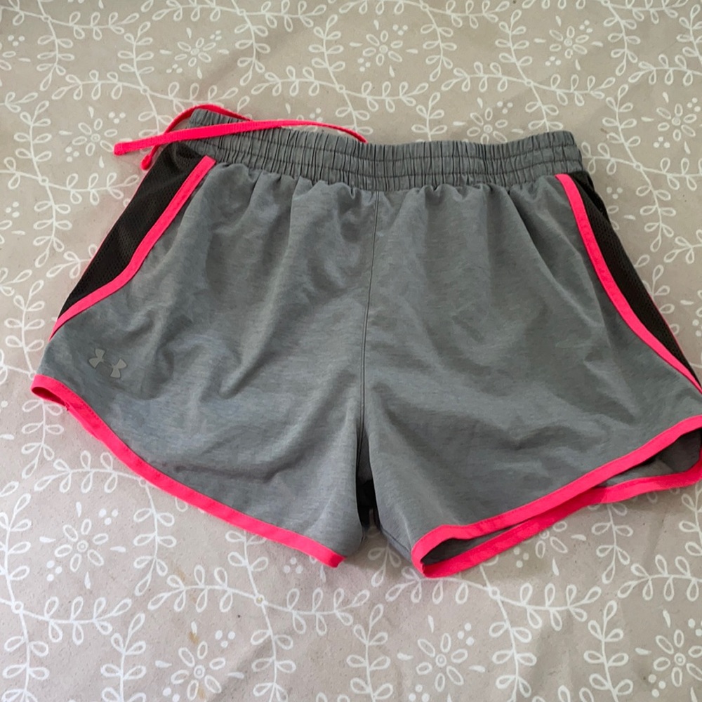 3/$18. 🌼 Under Armour running shorts size S